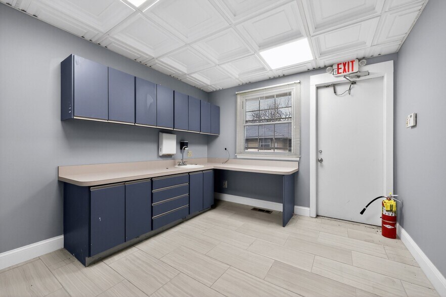 More Photos Of 1701 Wynwood Dr, Cinnaminson Medical For Sale