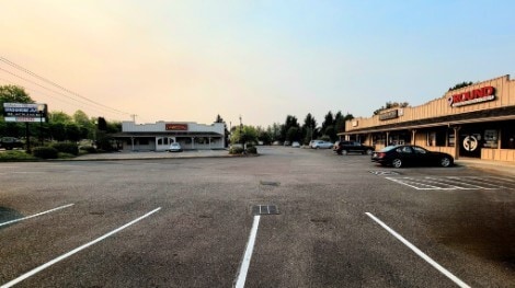 Primary Photo Of 5245-5251 Commercial St SE, Salem Freestanding For Lease