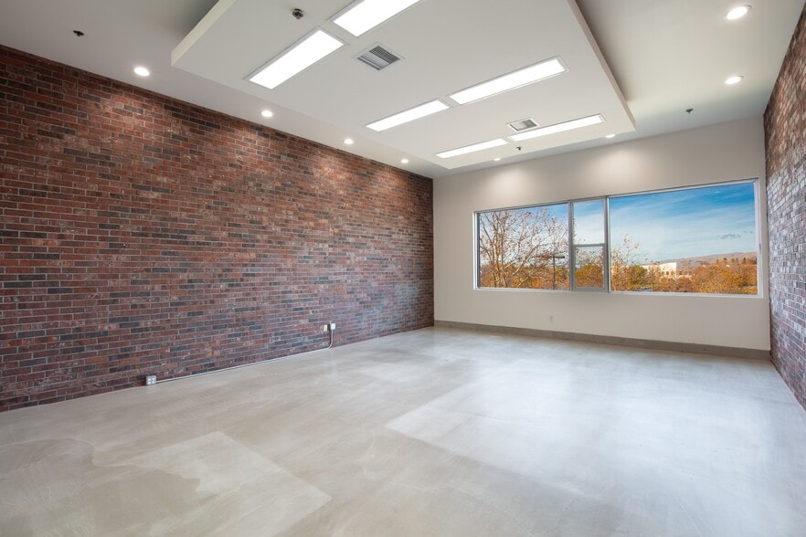 More Photos Of 755 Jarvis Dr, Morgan Hill Light Manufacturing For Lease
