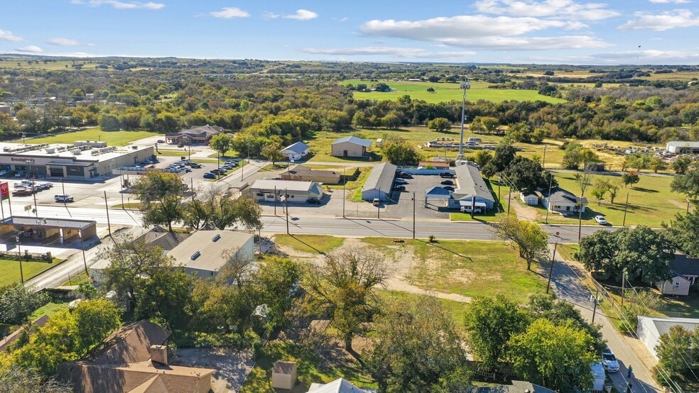 More Photos Of 503 W Central Ave, Comanche Warehouse For Sale