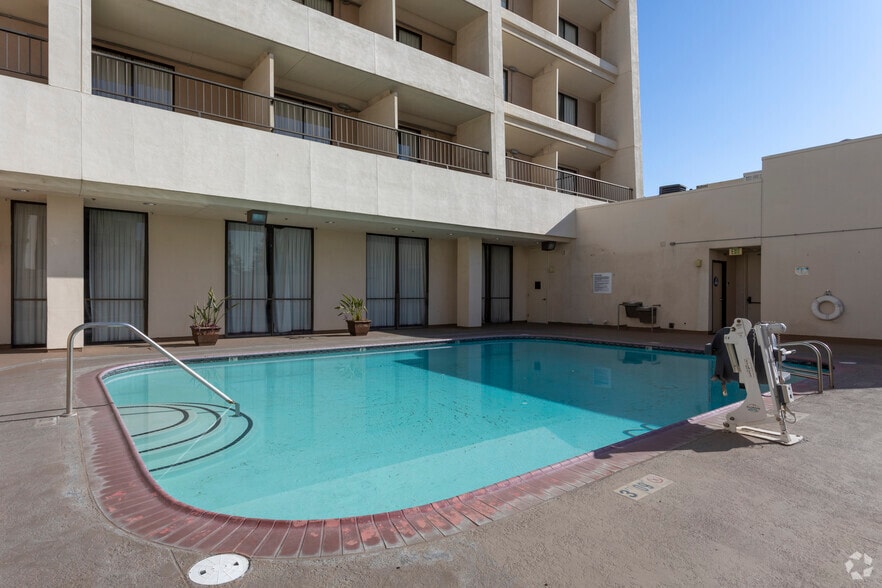 More Photos Of 1055 Van Ness Ave, Fresno Hotel For Sale