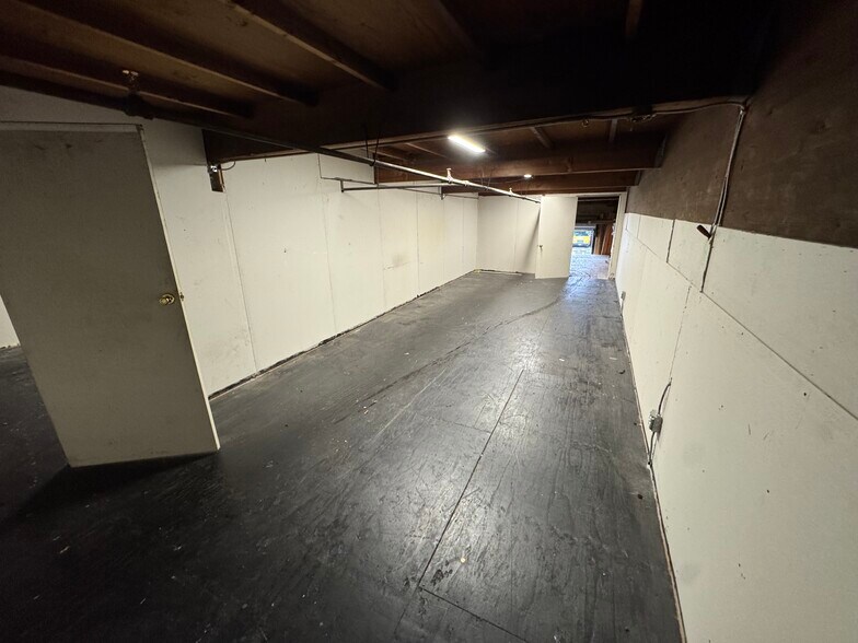 More Photos Of 2400-2496 Teagarden St, San Leandro Warehouse For Lease