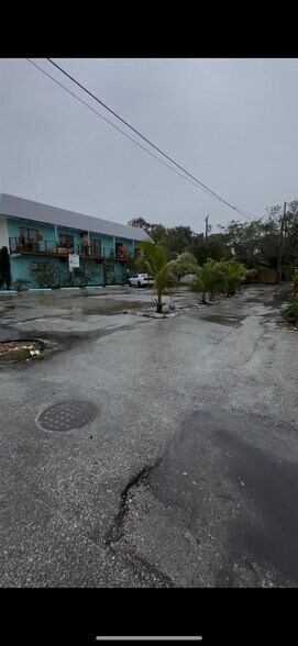 More Photos Of 610 N Dixie Hwy, Lantana Light Distribution For Sale