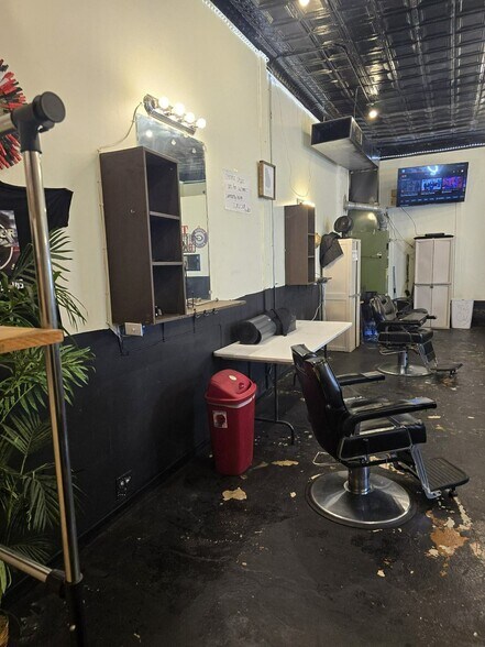 More Photos Of 126 Railroad St, Thomson Storefront For Sale