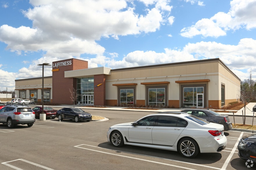 Primary Photo Of 29659 7 Mile Rd, Livonia Storefront For Lease