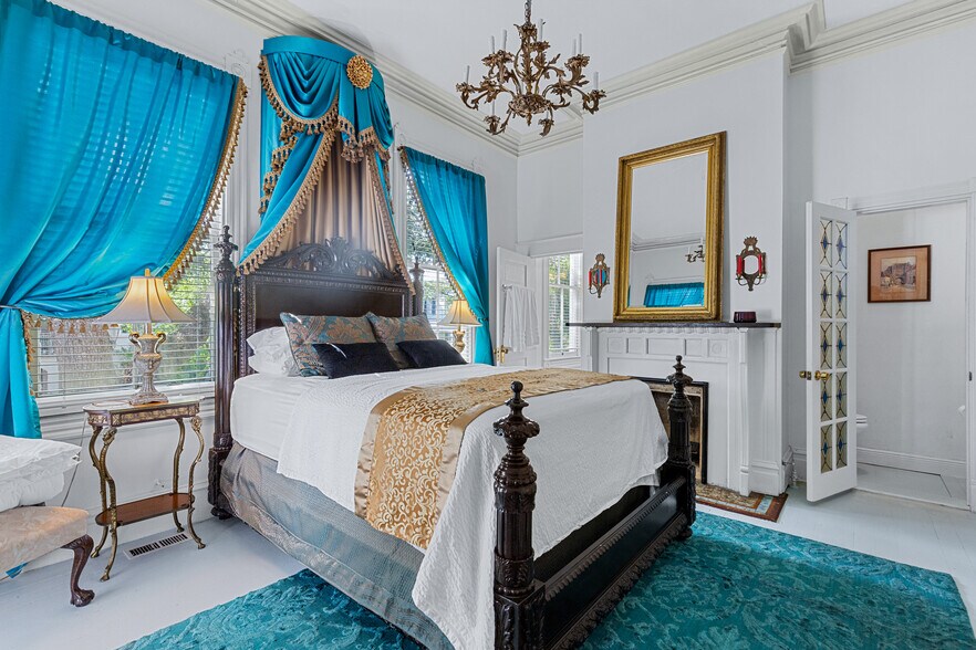 More Photos Of 402 E Gaston St, Savannah Hospitality For Sale