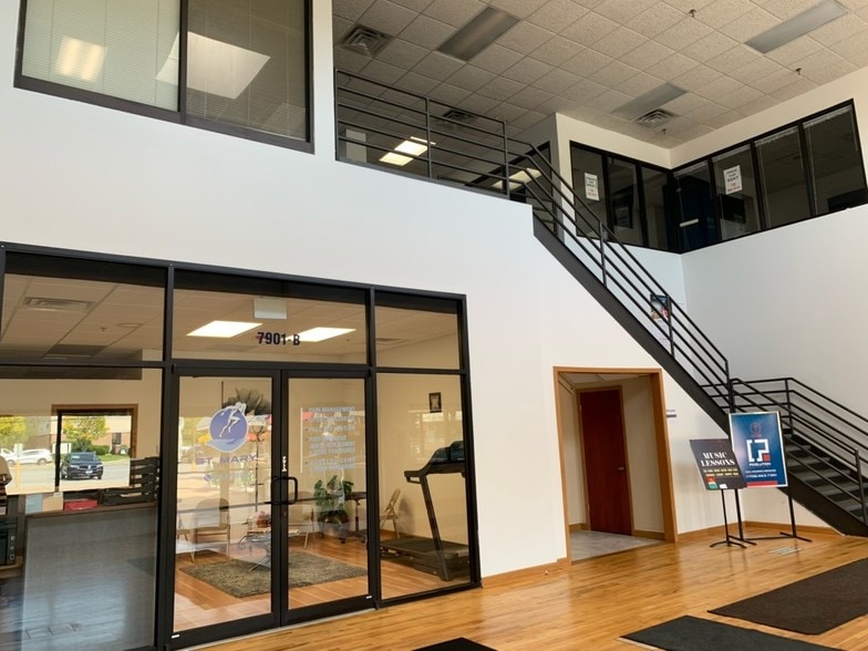 More Photos Of 7903 W 159th St, Tinley Park Storefront Retail Office For Lease