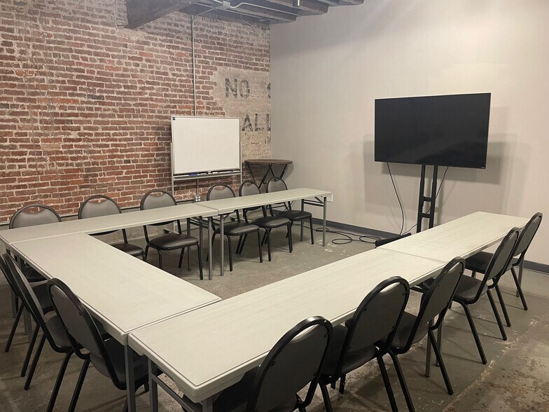 More Photos Of 3989 Broadway, Grove City Loft Creative Space For Lease