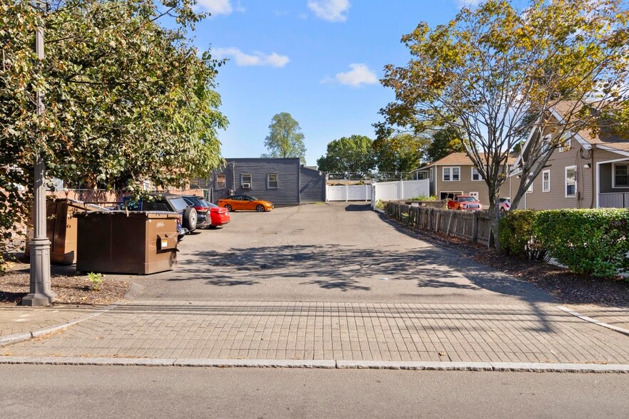 More Photos Of 227 Bridgeport Ave, Milford Freestanding For Sale