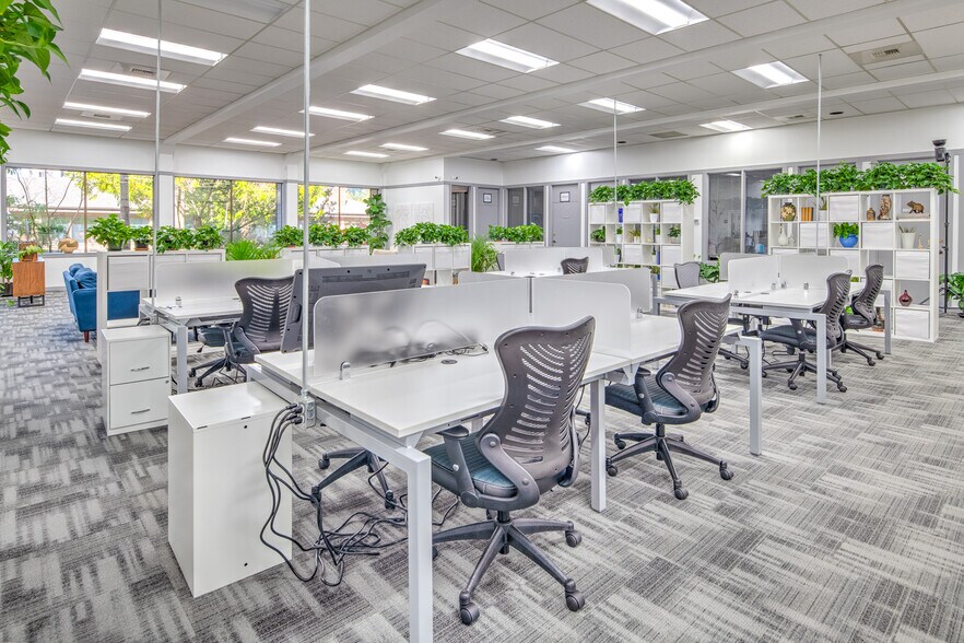 More Photos Of 2265 116th Ave NE, Bellevue Office For Lease