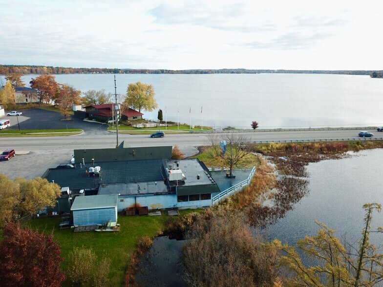 More Photos Of 2403 Sunnyside Dr, Cadillac Restaurant For Sale