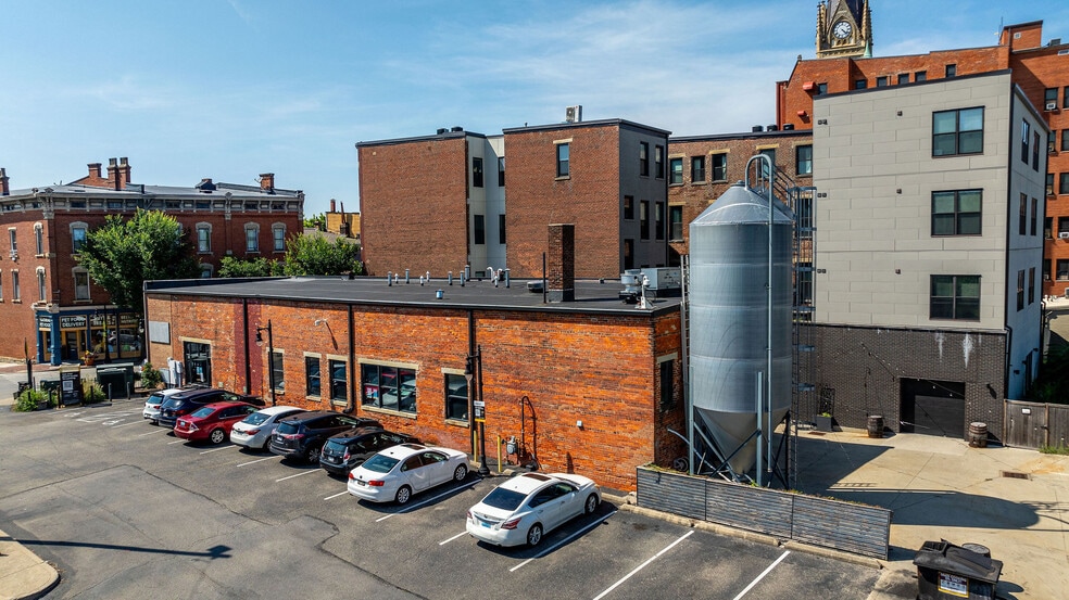 More Photos Of 2800 Woodburn Ave, Cincinnati Storefront For Lease