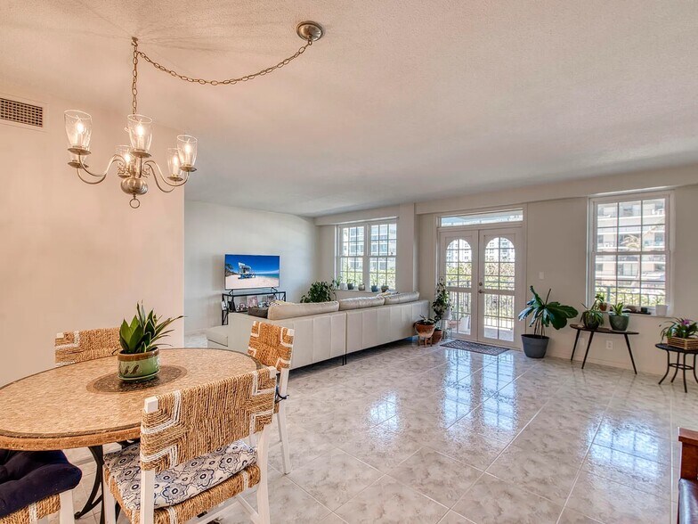 More Photos Of 3475 S Ocean Blvd, Palm Beach Apartments For Sale