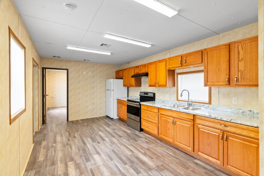 More Photos Of 3117 Highway 281, George West Specialty For Sale