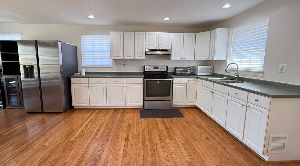 More Photos Of 12323 Bluhill Rd, Silver Spring Religious Facility For Sale