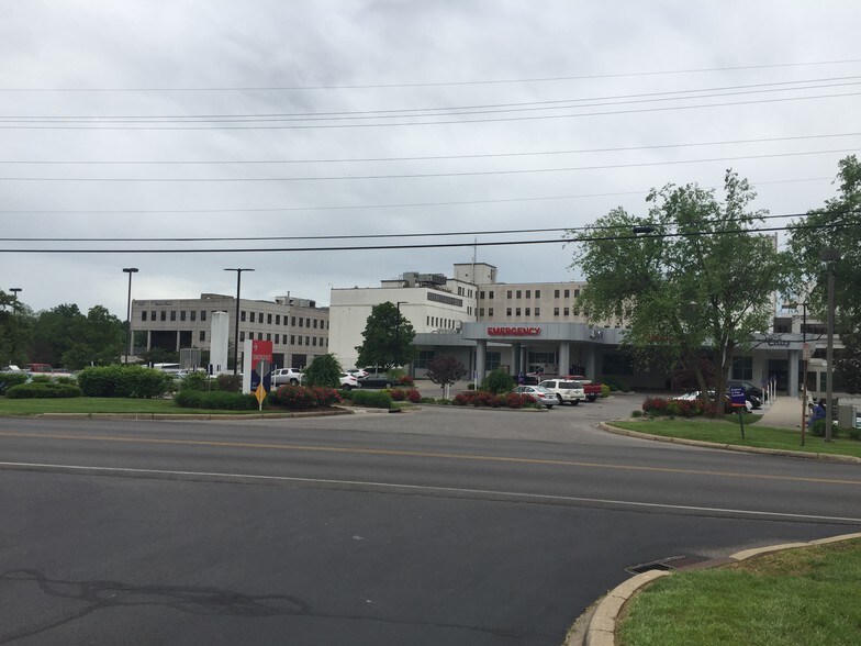 More Photos Of 1700 Old Bluegrass Ave, Louisville Medical For Lease