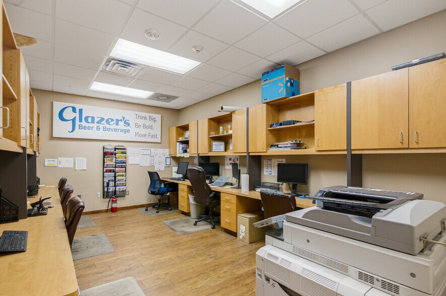 More Photos Of 8316 Lone Tree Rd, Victoria Industrial For Sale