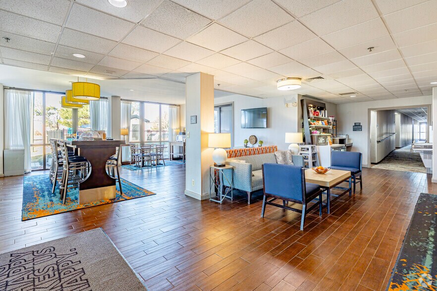 More Photos Of 32420 Stephenson Hwy, Madison Heights Hotel For Sale