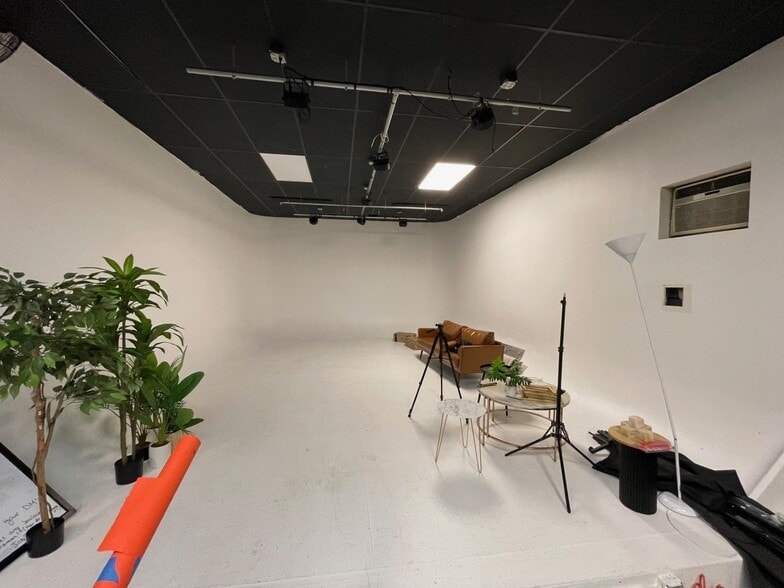 Primary Photo Of 3117 12th St, Astoria Storefront Retail Residential For Lease