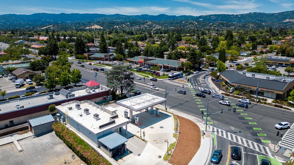 More Photos Of 10490 S De Anza Blvd, Cupertino Convenience Store For Lease