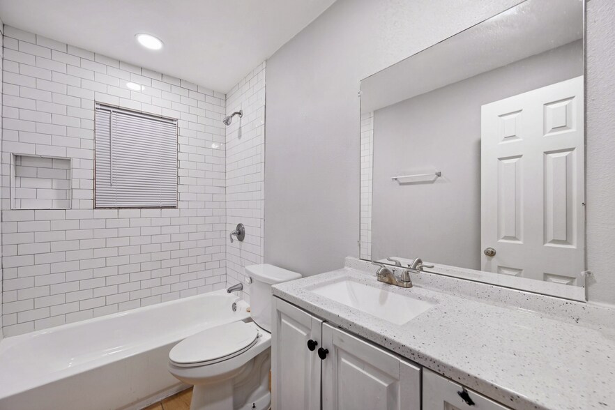 More Photos Of 220 S Jupiter Rd, Garland Apartments For Sale