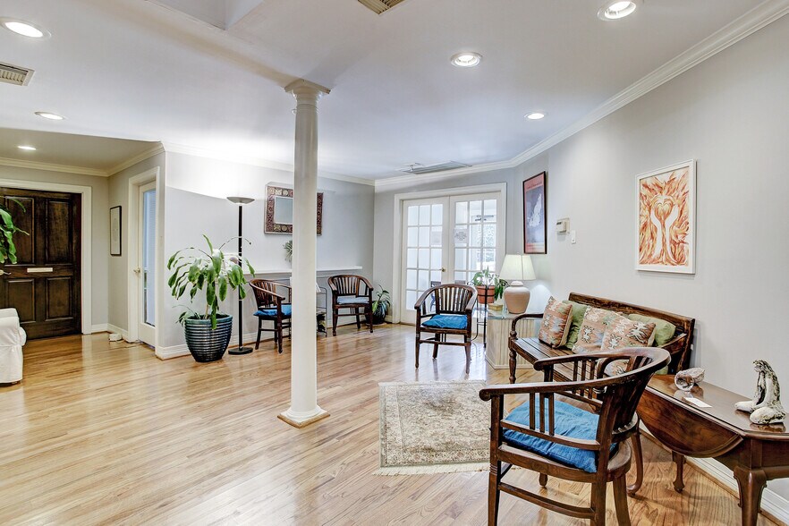 More Photos Of 4314 Yoakum Blvd, Houston Office For Sale