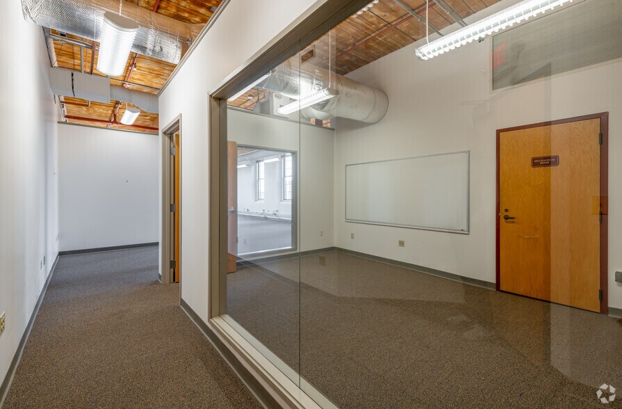 More Photos Of 175 Cabot St, Lowell Unknown For Lease