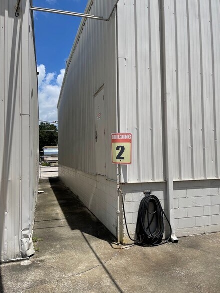 More Photos Of 327 Old Ice House Rd, Lake Wales Warehouse For Lease