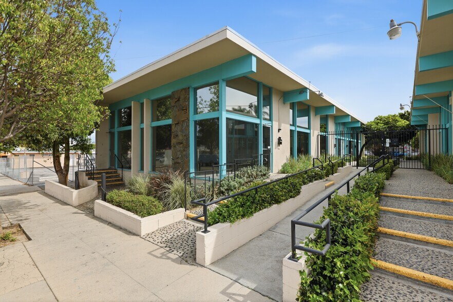 More Photos Of , San Pedro General Retail For Sale