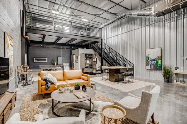 More Photos Of 6000 Foxhound Dr, Ann Arbor Flex For Sale