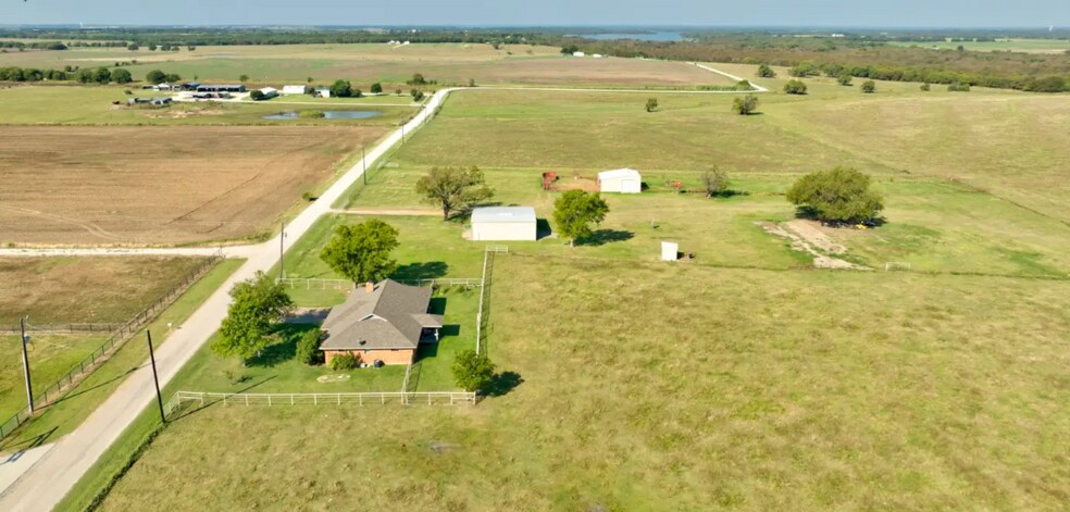 More Photos Of 831 Baker Rd, Pilot Point Land For Sale