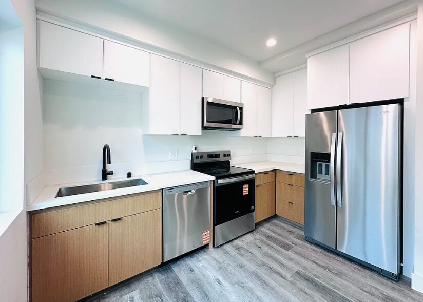 More Photos Of 4126 Clayton Ave, Los Angeles Multifamily For Sale