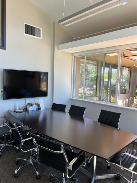 More Photos Of 26135 Carmel Rancho Blvd, Carmel General Retail For Lease