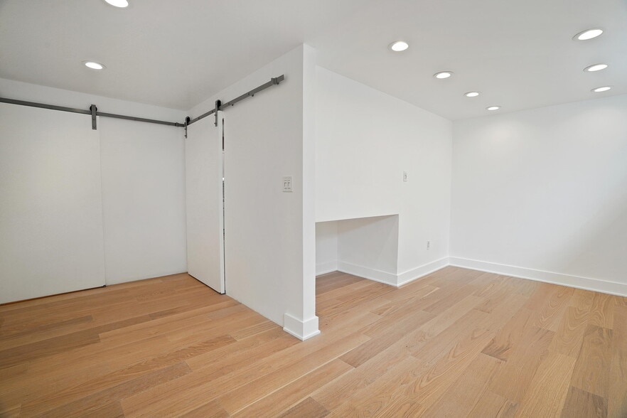 More Photos Of 1411-1413 Cloverfield Blvd, Santa Monica Apartments For Sale