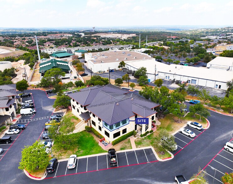 More Photos Of 2806 Flintrock Trace, Lakeway Loft Creative Space For Sale