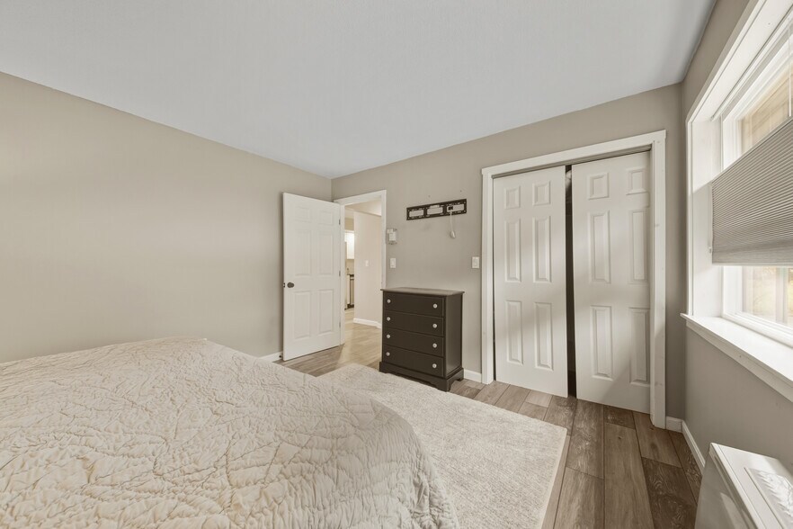 More Photos Of 798 Route 100, Wilmington Flex For Sale