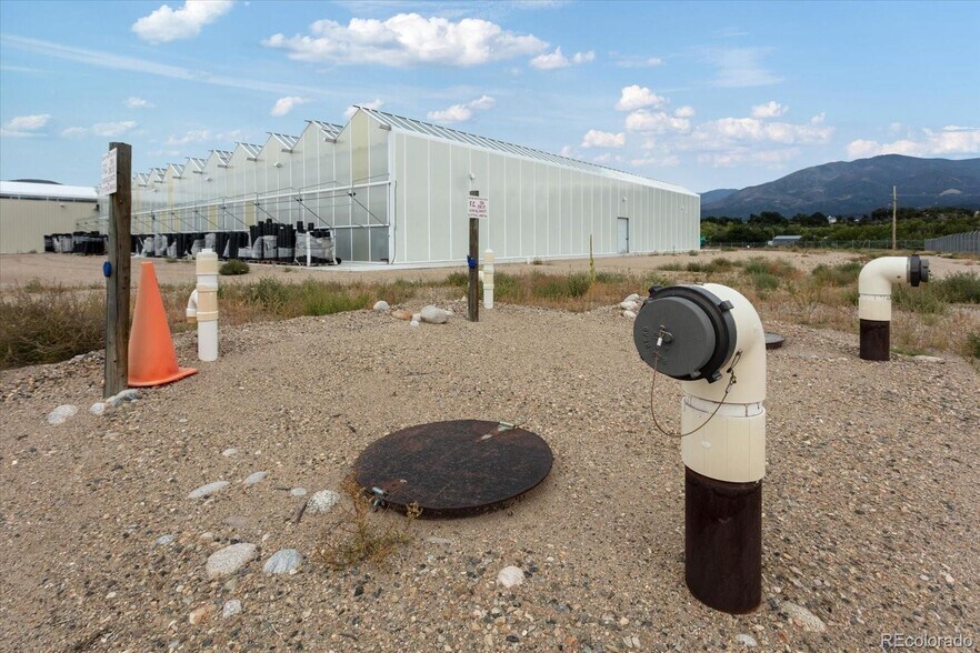 More Photos Of 7800 7706 7708 7710 County Rod 152, Salida Manufacturing For Sale