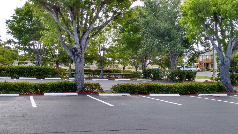 More Photos Of 506 SW 47th Ter, Cape Coral Medical For Sale