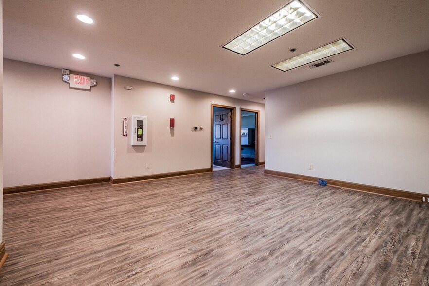 More Photos Of 7222 Day Ave SW, Navarre Medical For Lease