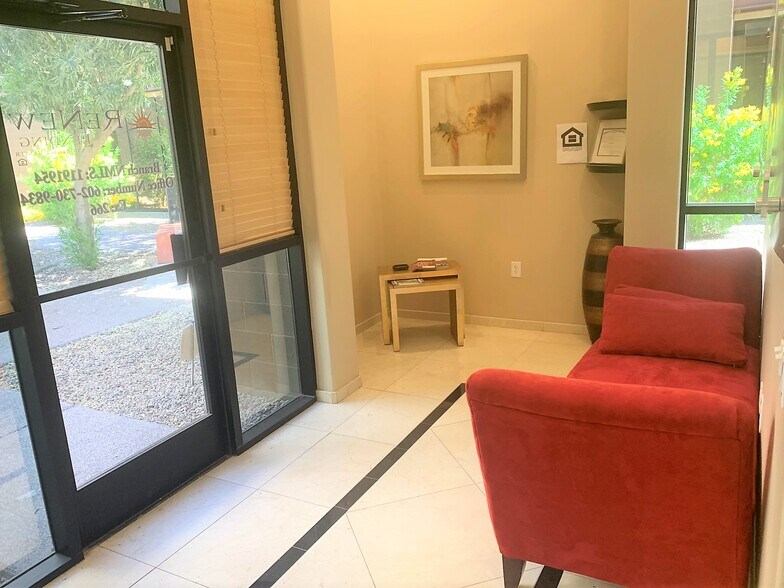 More Photos Of 80 N McClintock Dr, Chandler Medical For Sale