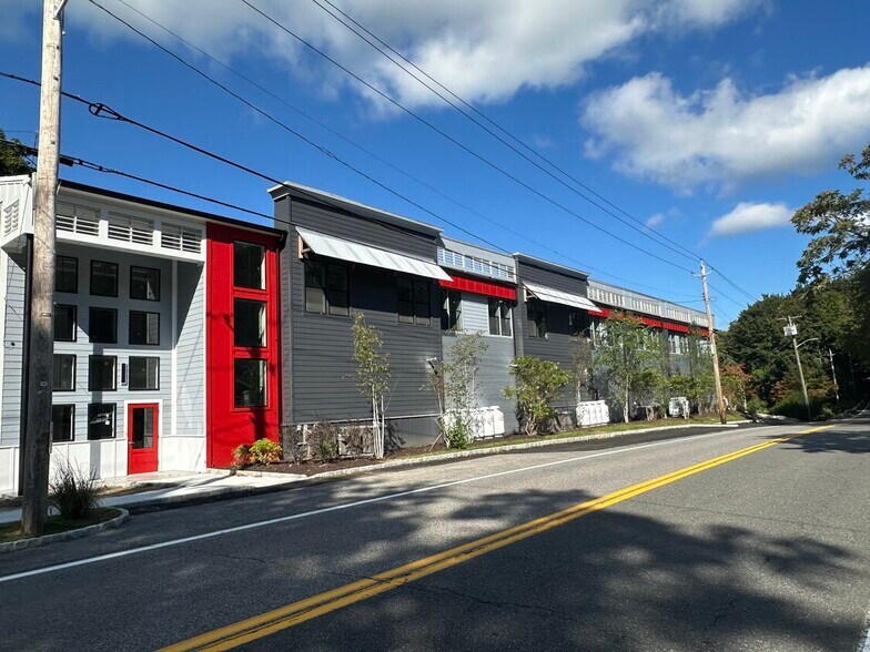 Primary Photo Of 15 Commerce St, Hawthorne Parking Garage For Lease