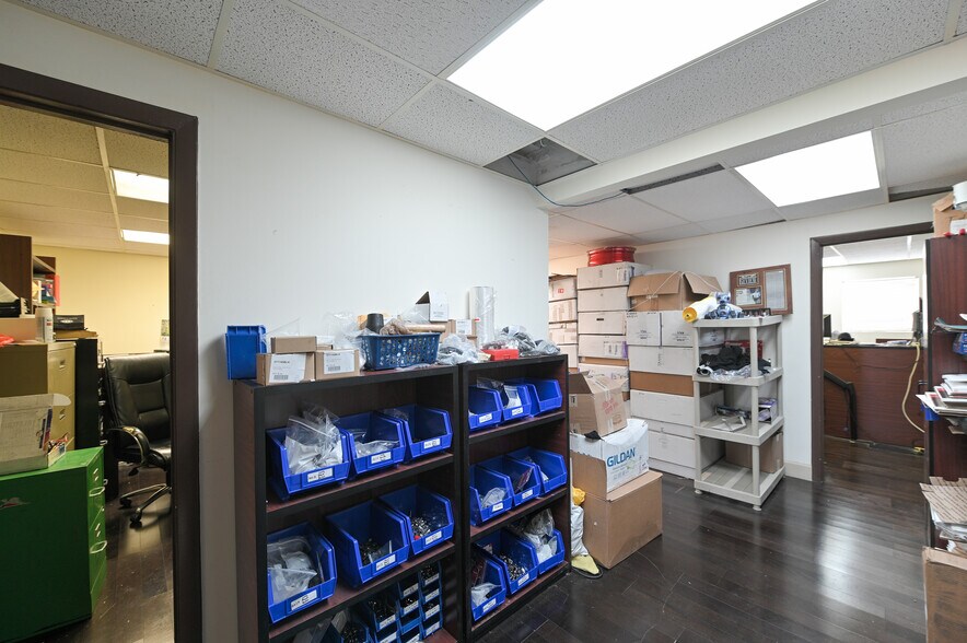 More Photos Of 13977-13981 SW 140th St, Miami Light Distribution For Sale