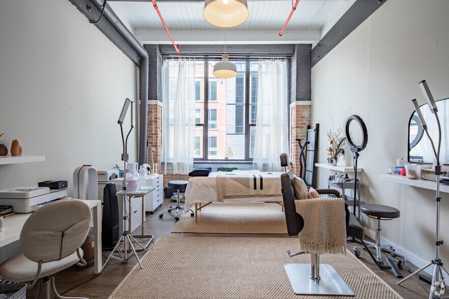 More Photos Of 415 W Huron St, Chicago Loft Creative Space For Sale