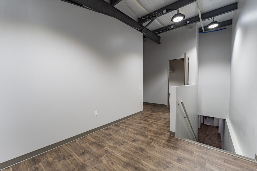 More Photos Of 13462 FM 529 Rd, Houston Light Distribution For Sale