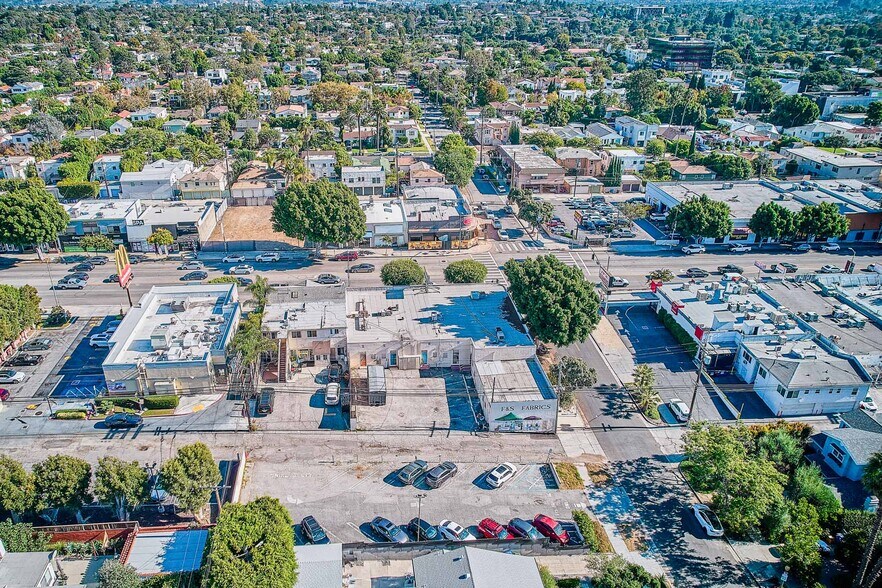 More Photos Of 10627 W Pico Blvd, Los Angeles Freestanding For Lease