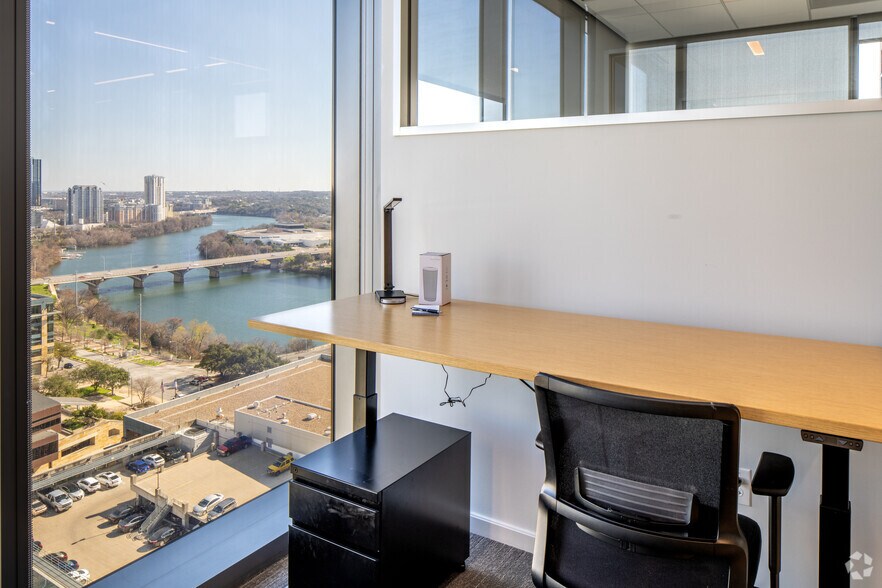 More Photos Of 500 W 2nd St, Austin Office For Lease