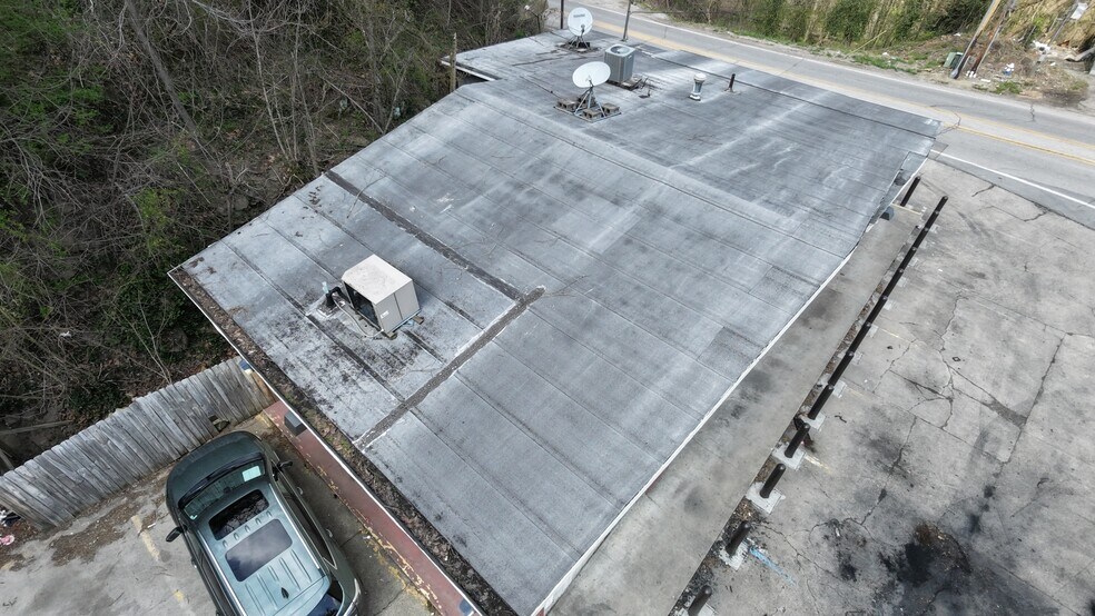 More Photos Of 301 W Main St, Saint Albans Convenience Store For Sale