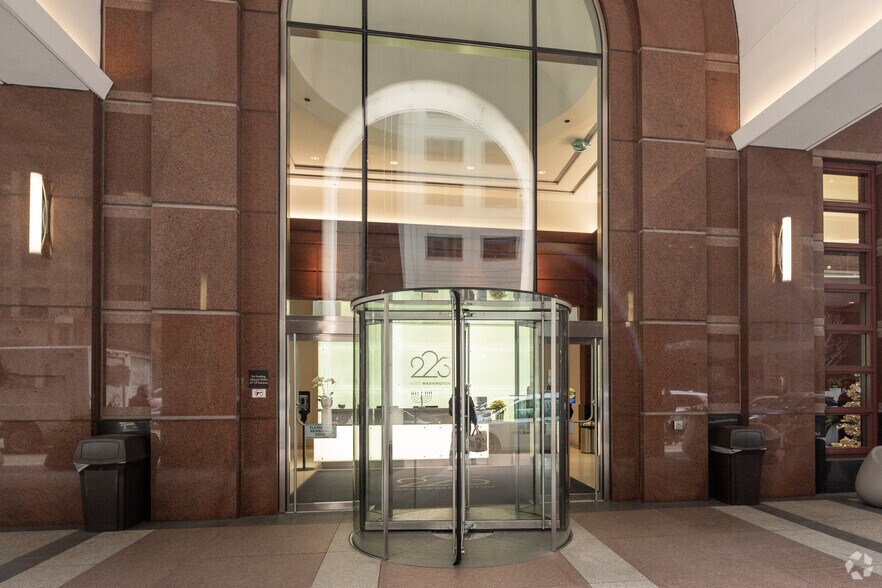 More Photos Of 225 W Washington St, Chicago Office For Lease