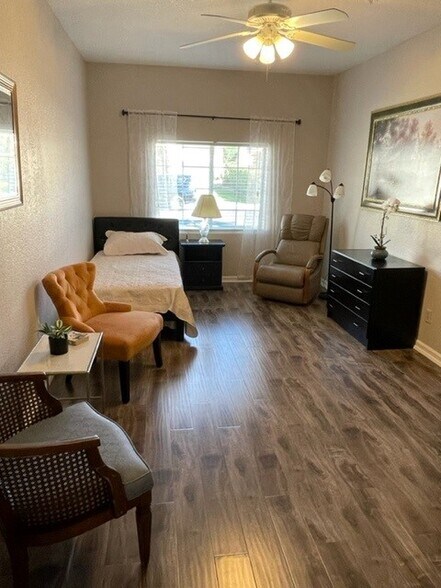 More Photos Of 6121 W Foothill Dr, Glendale Healthcare For Sale