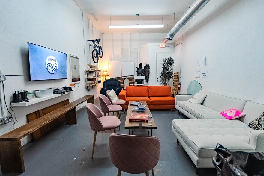 More Photos Of 702 NW 5th Ave, Miami Flex For Sale